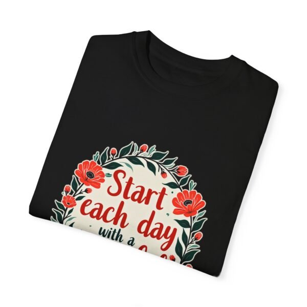 Start Each Day with a Grateful Heart Unisex T-shirt – Gratitude is Everything